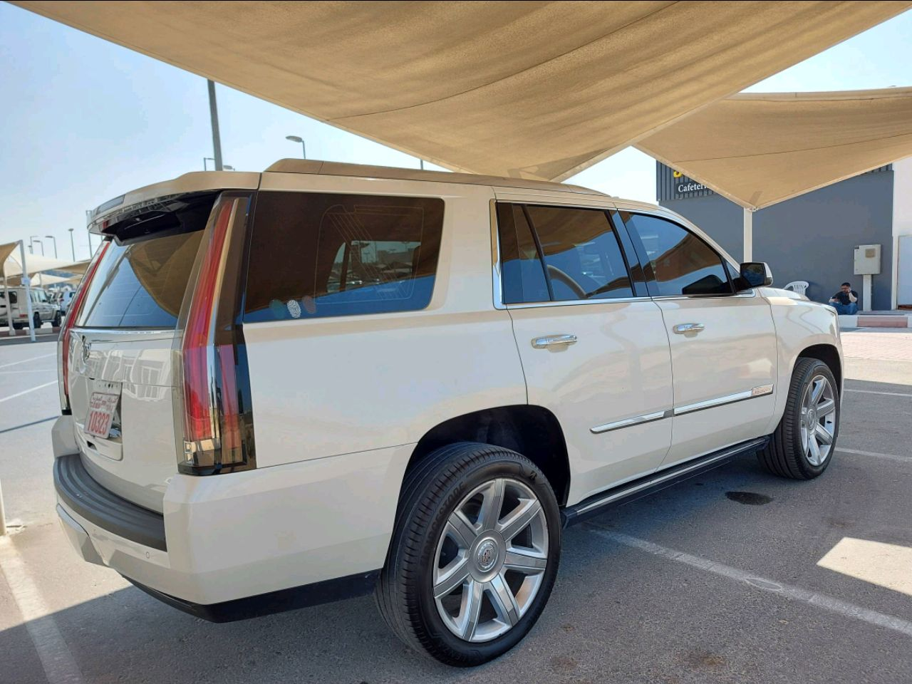 Cadillac Escalade - Image 4