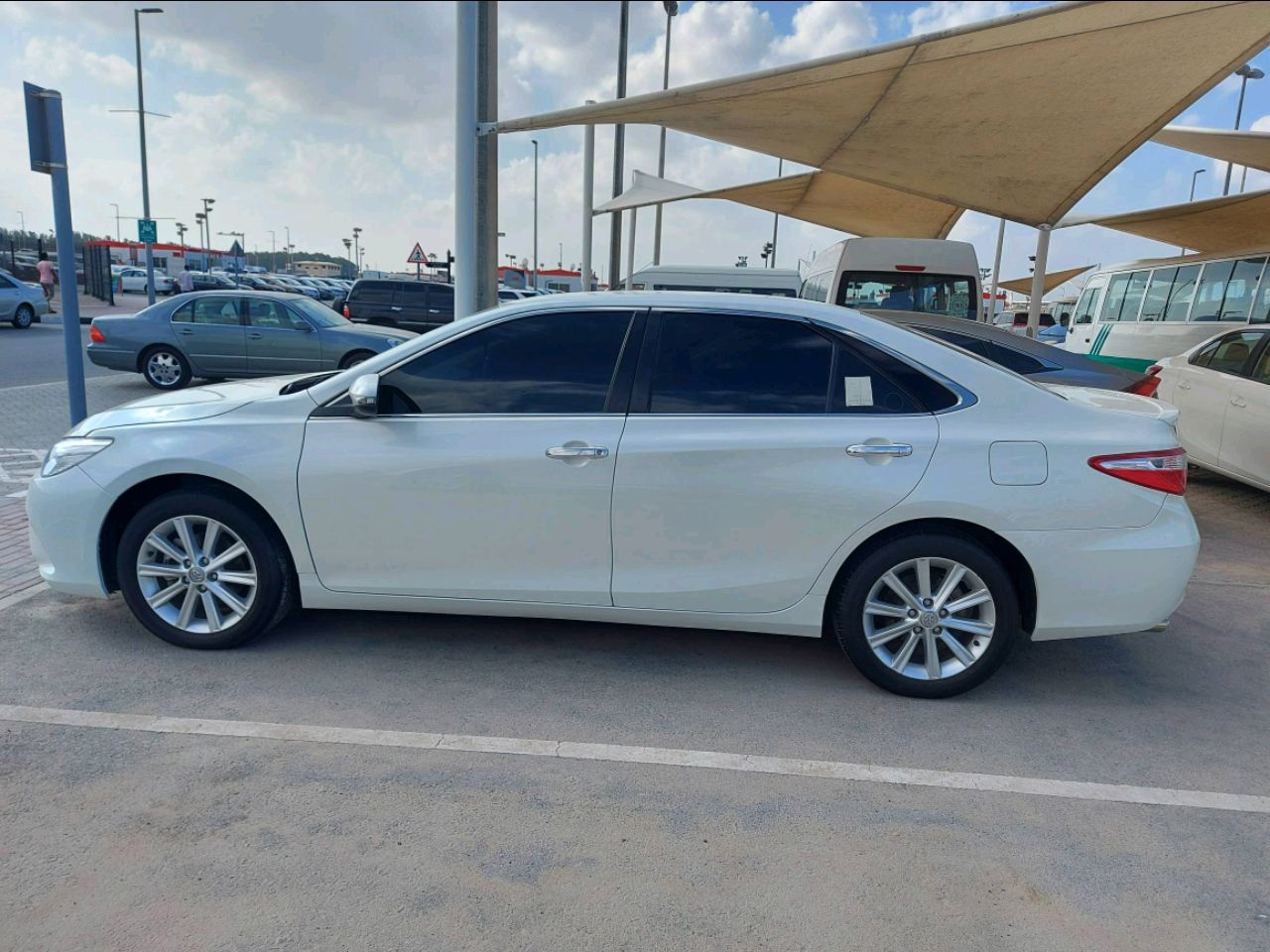 Toyota Camry - Image 4