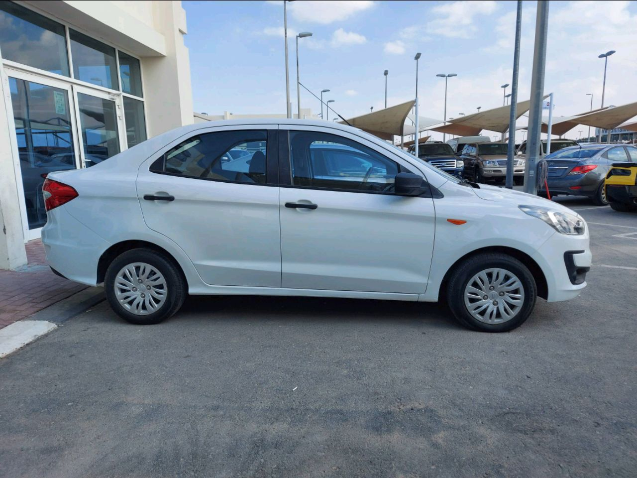 Ford Figo - Image 4