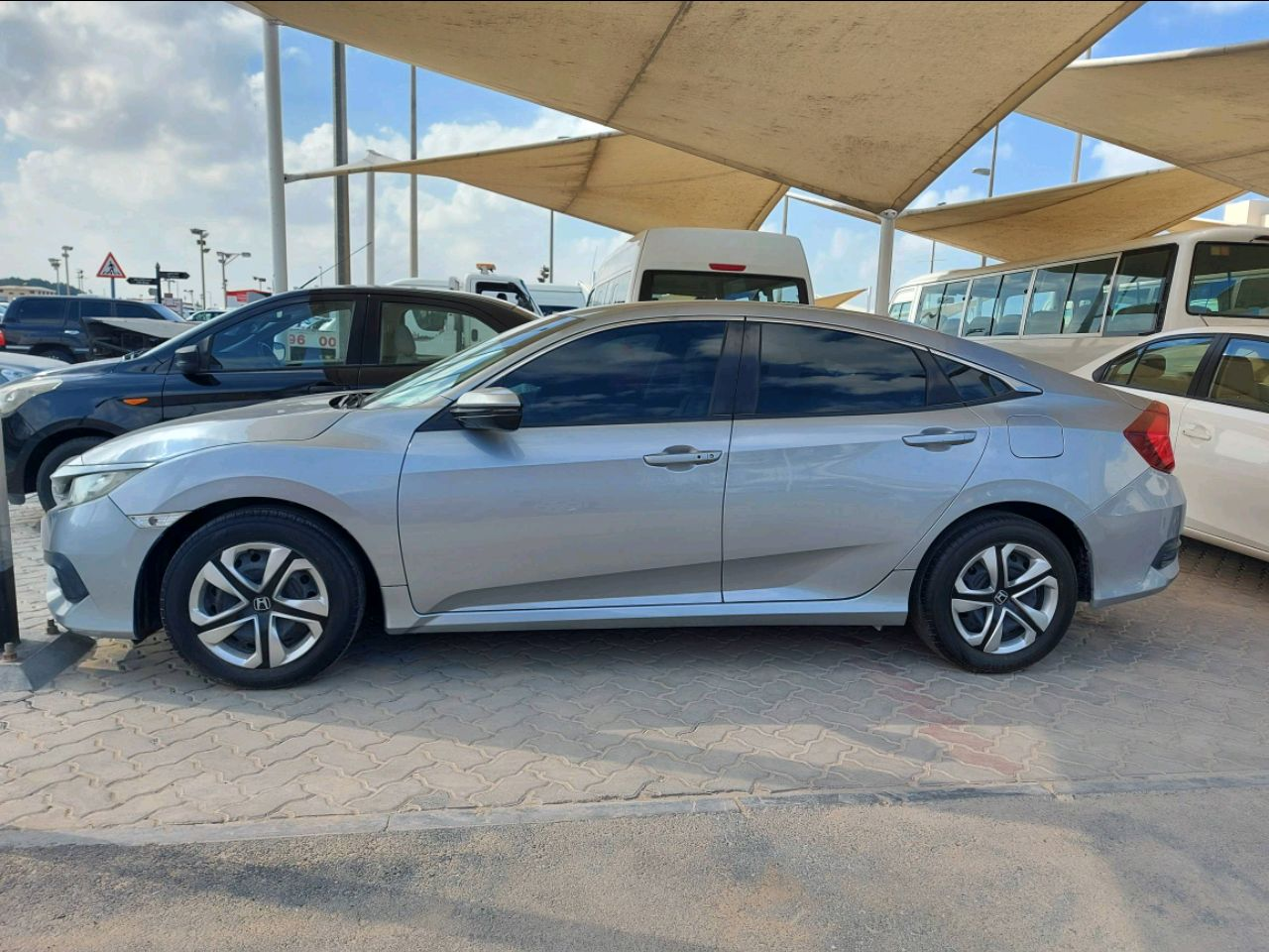 Honda Civic - Image 6
