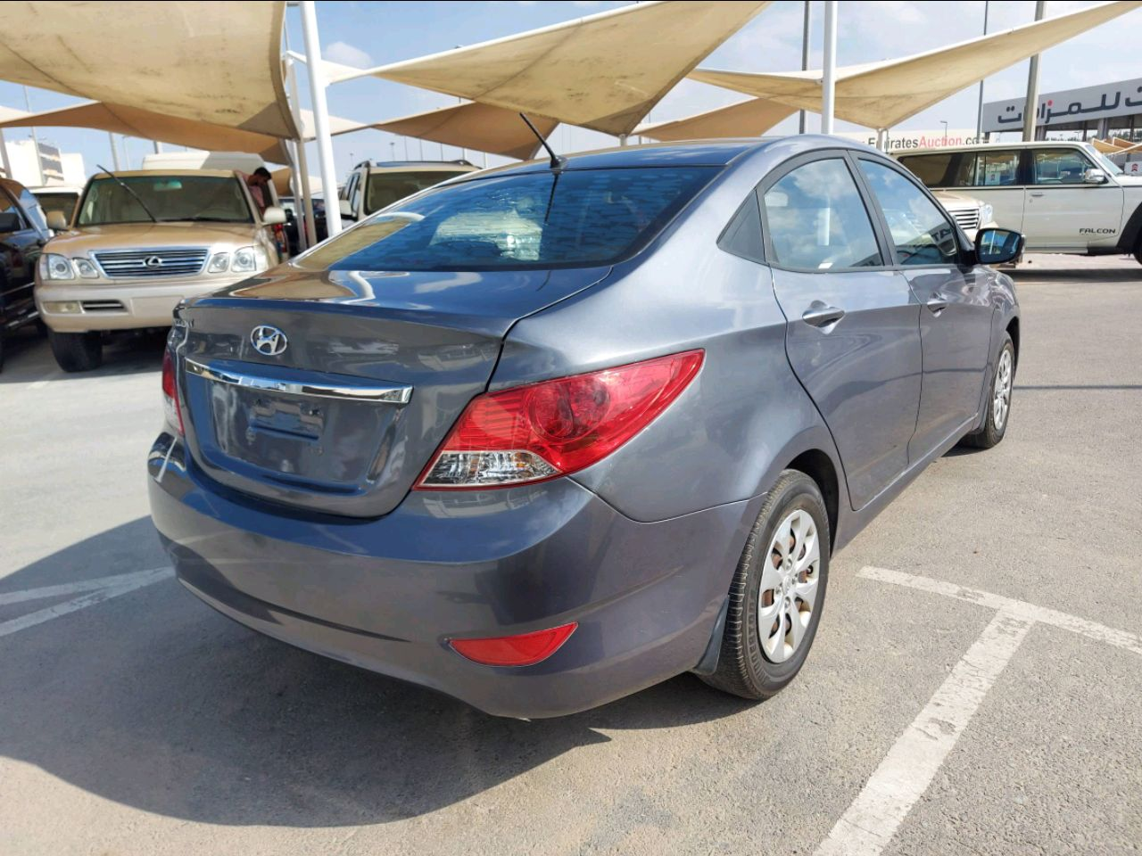 Hyundai Accent - Image 4