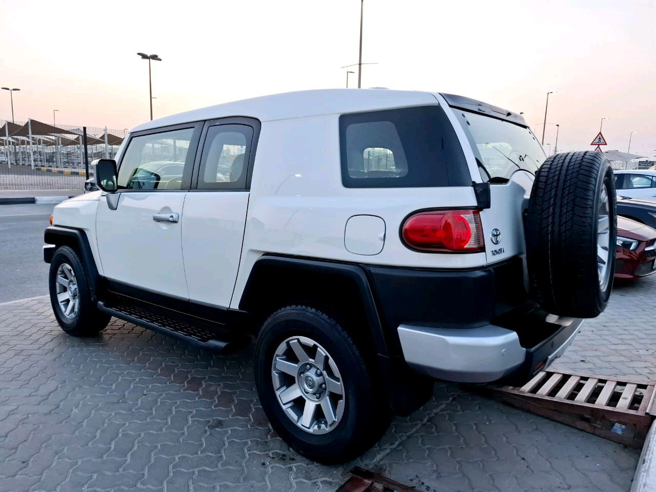 Toyota FJ Cruiser - Image 6