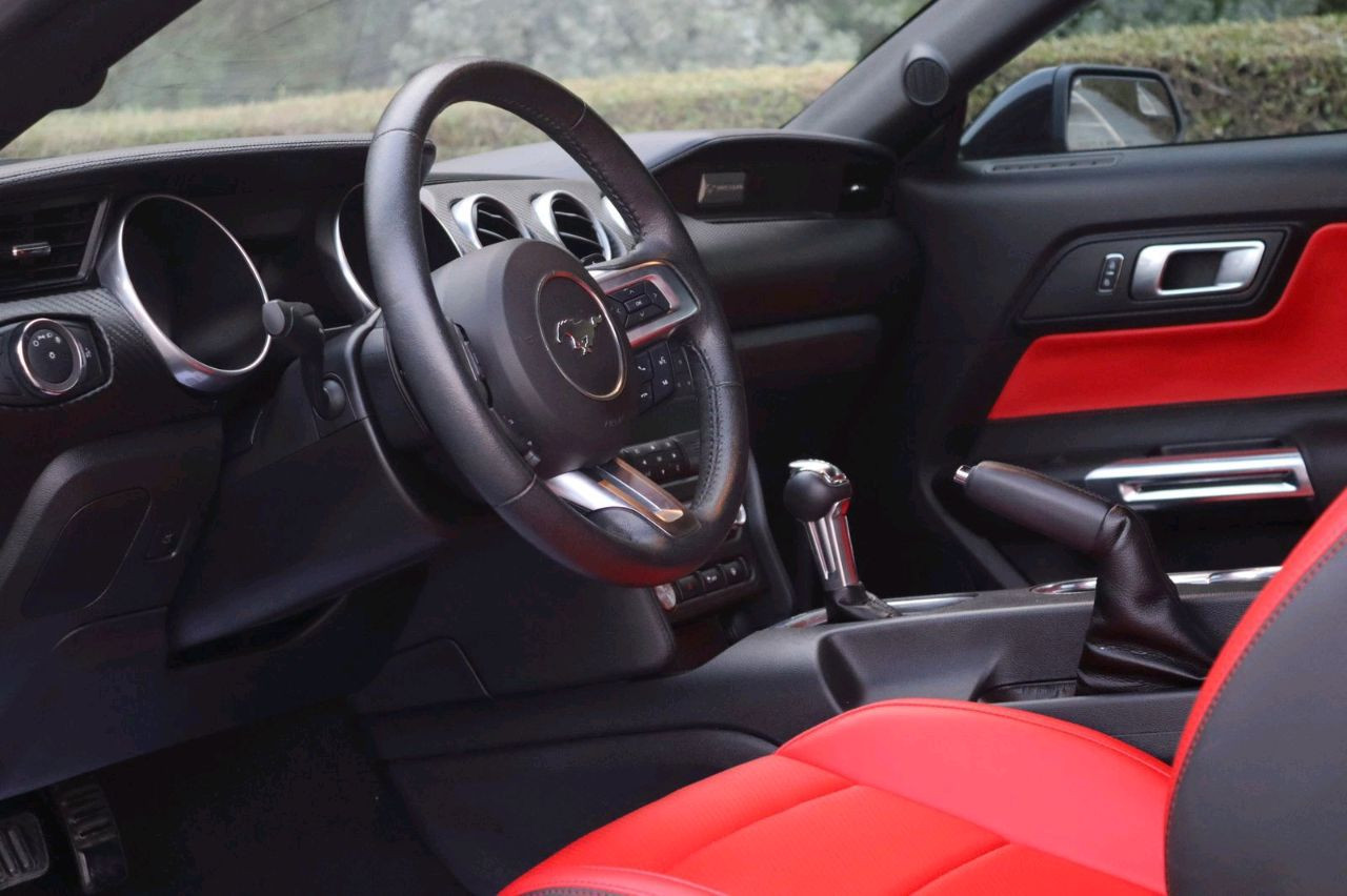Ford Mustang - Image 7