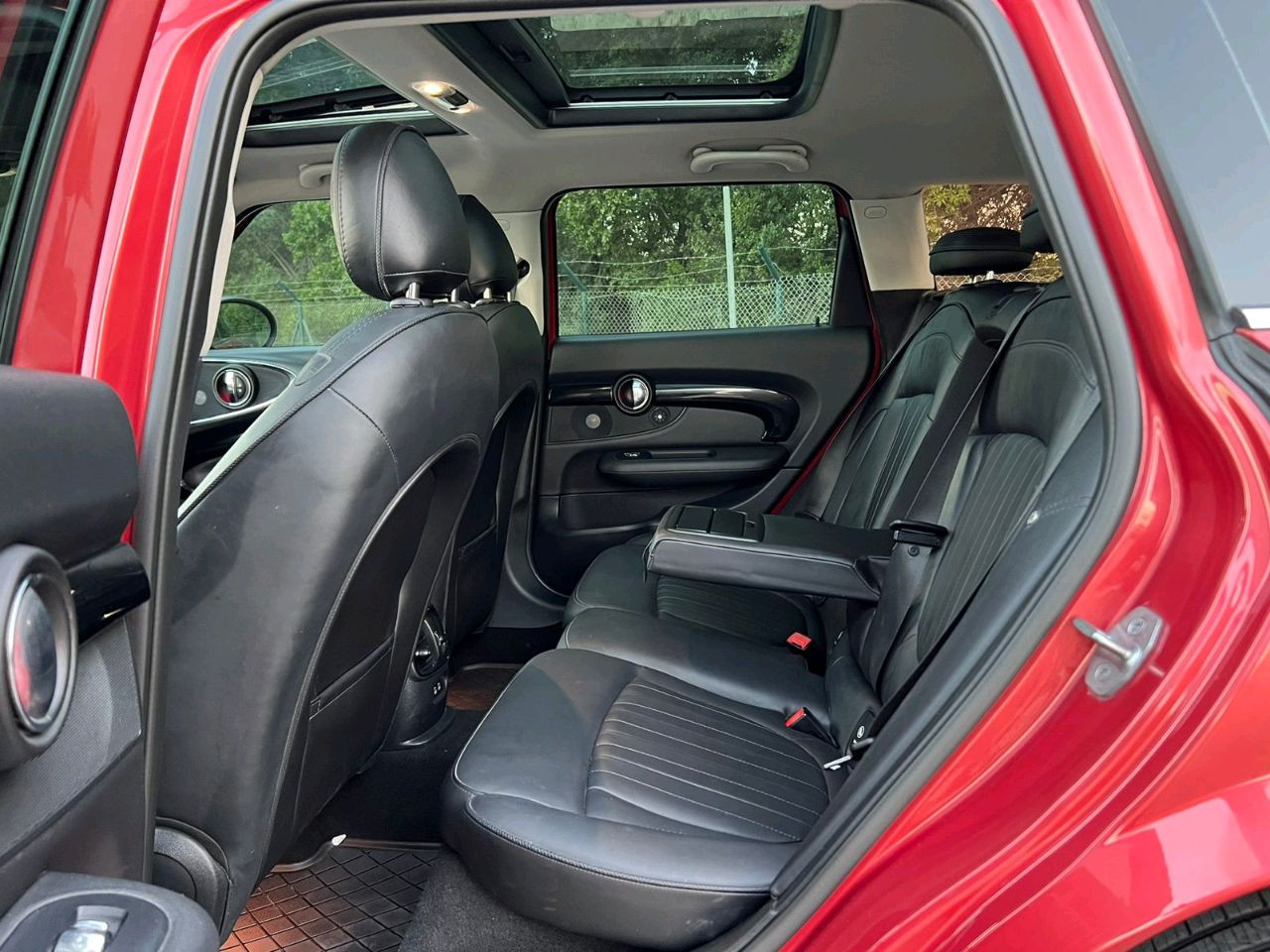Mini Cooper Club man - Image 10