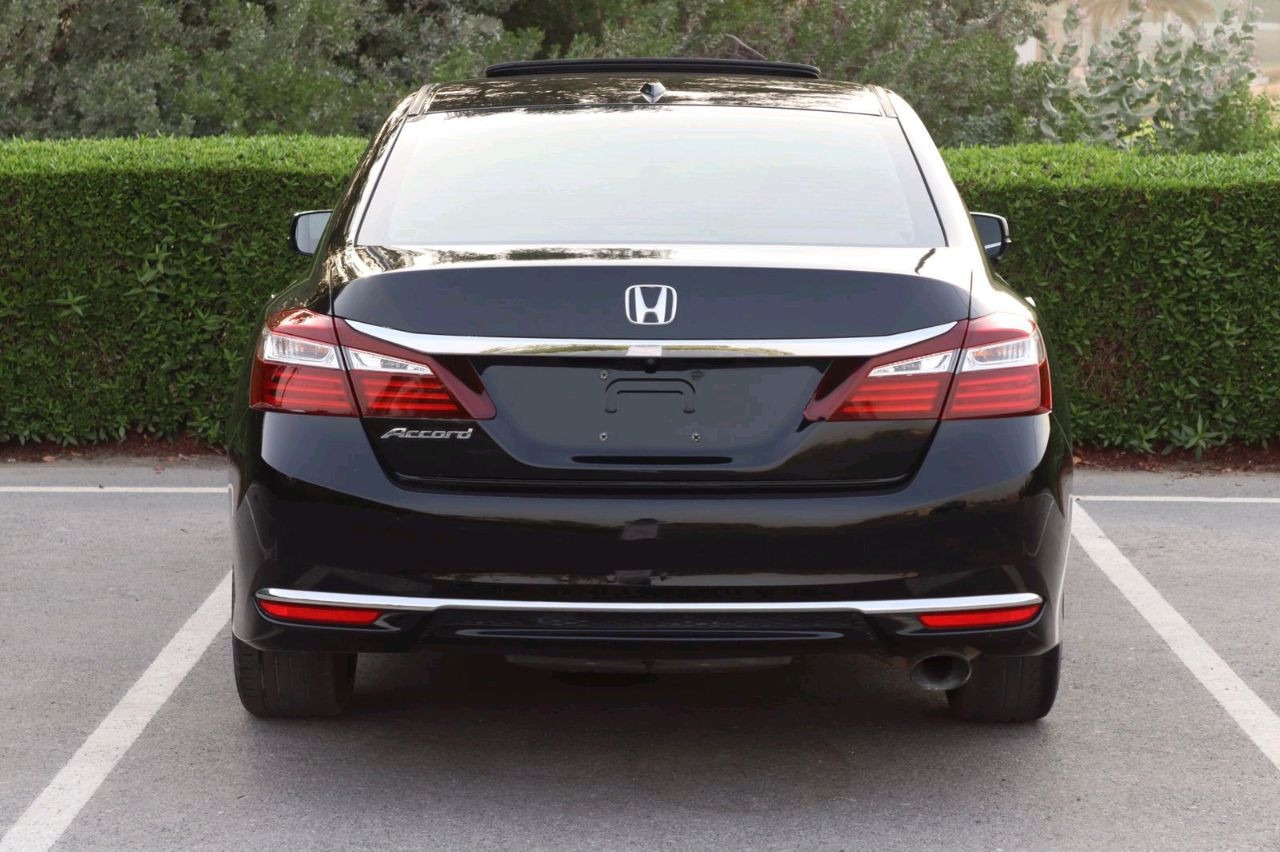 Honda Accord - Image 12