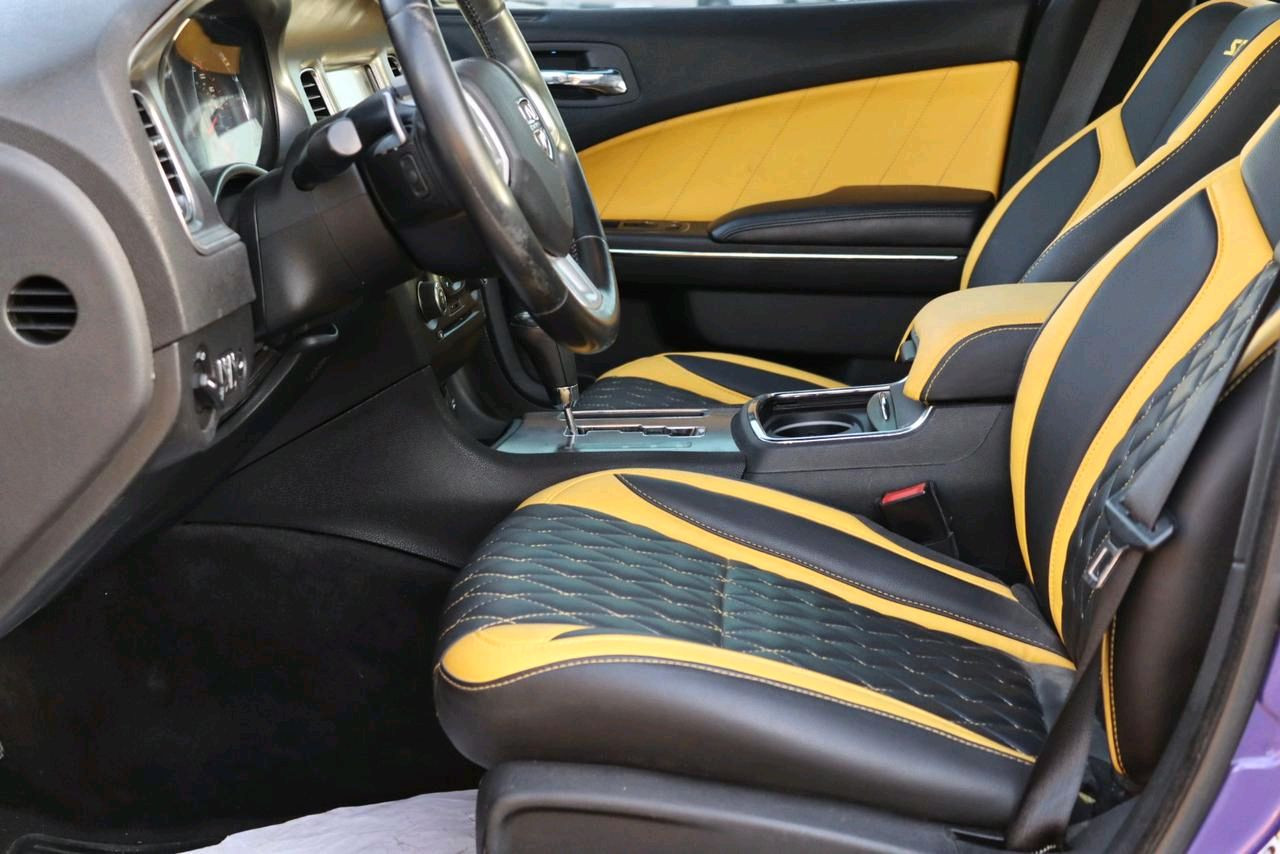 Dodge Charger - Image 7