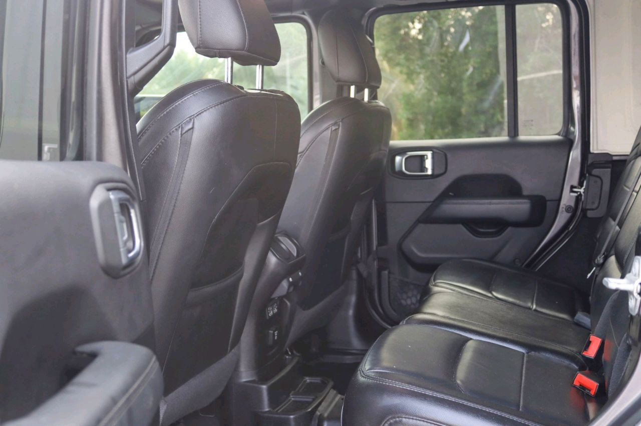 Jeep Wrangler - Image 10