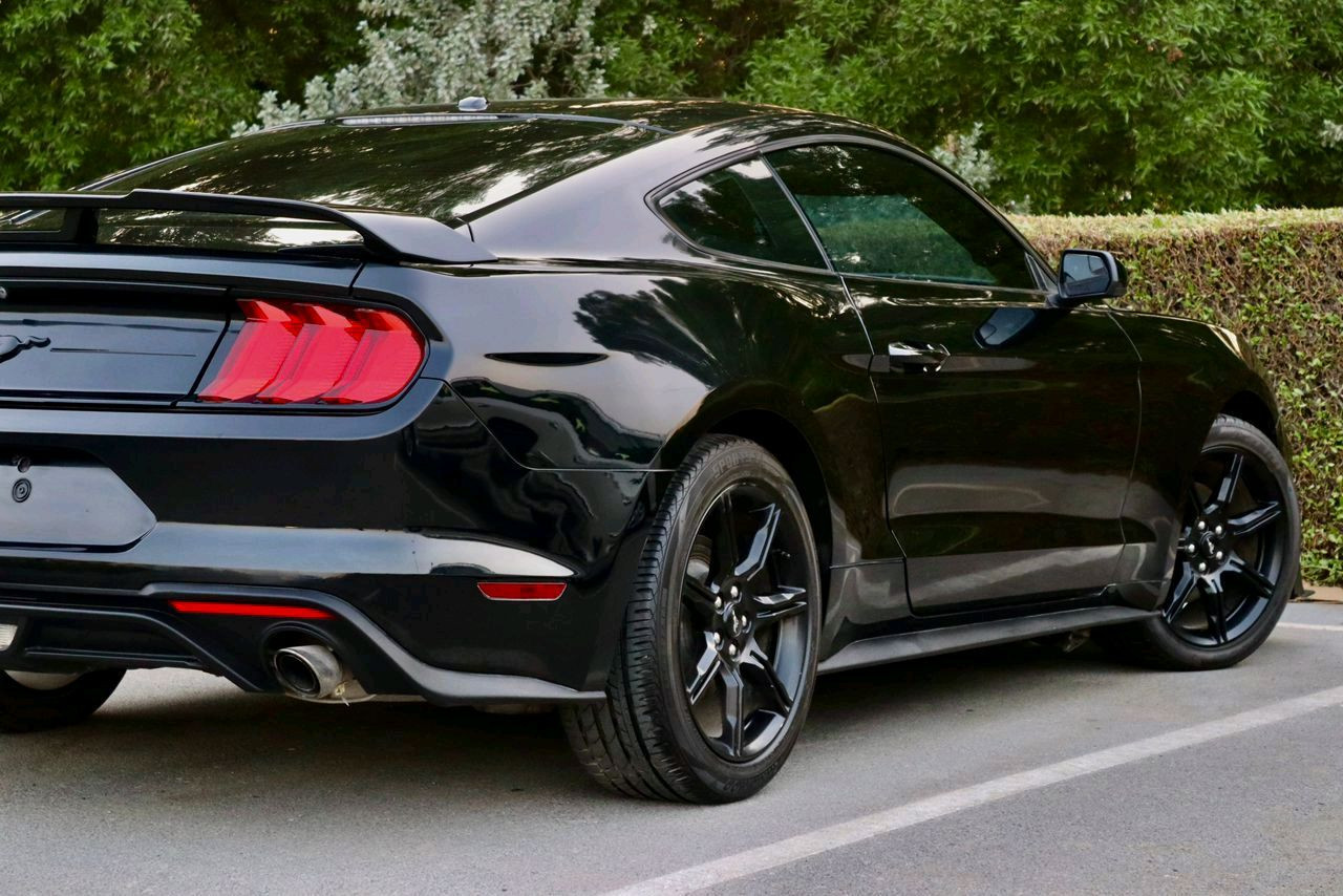 Ford Mustang - Image 8