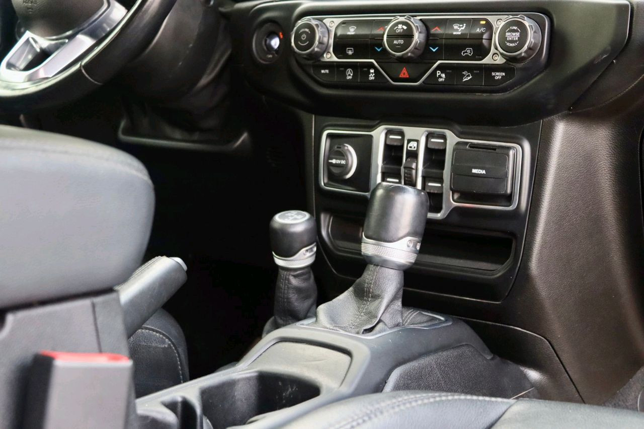 Jeep Wrangler - Image 9