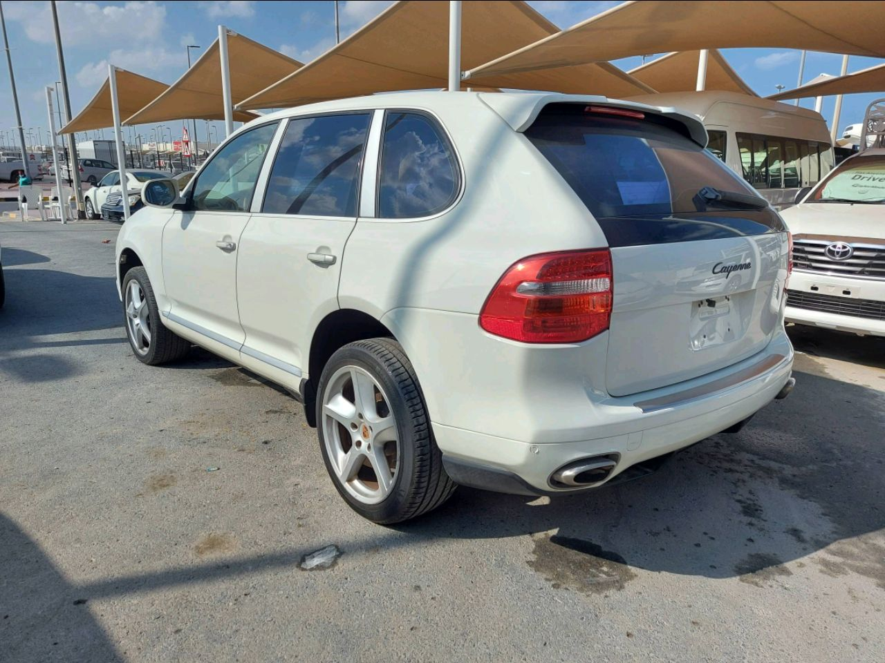 Porsche Cayenne - Image 4