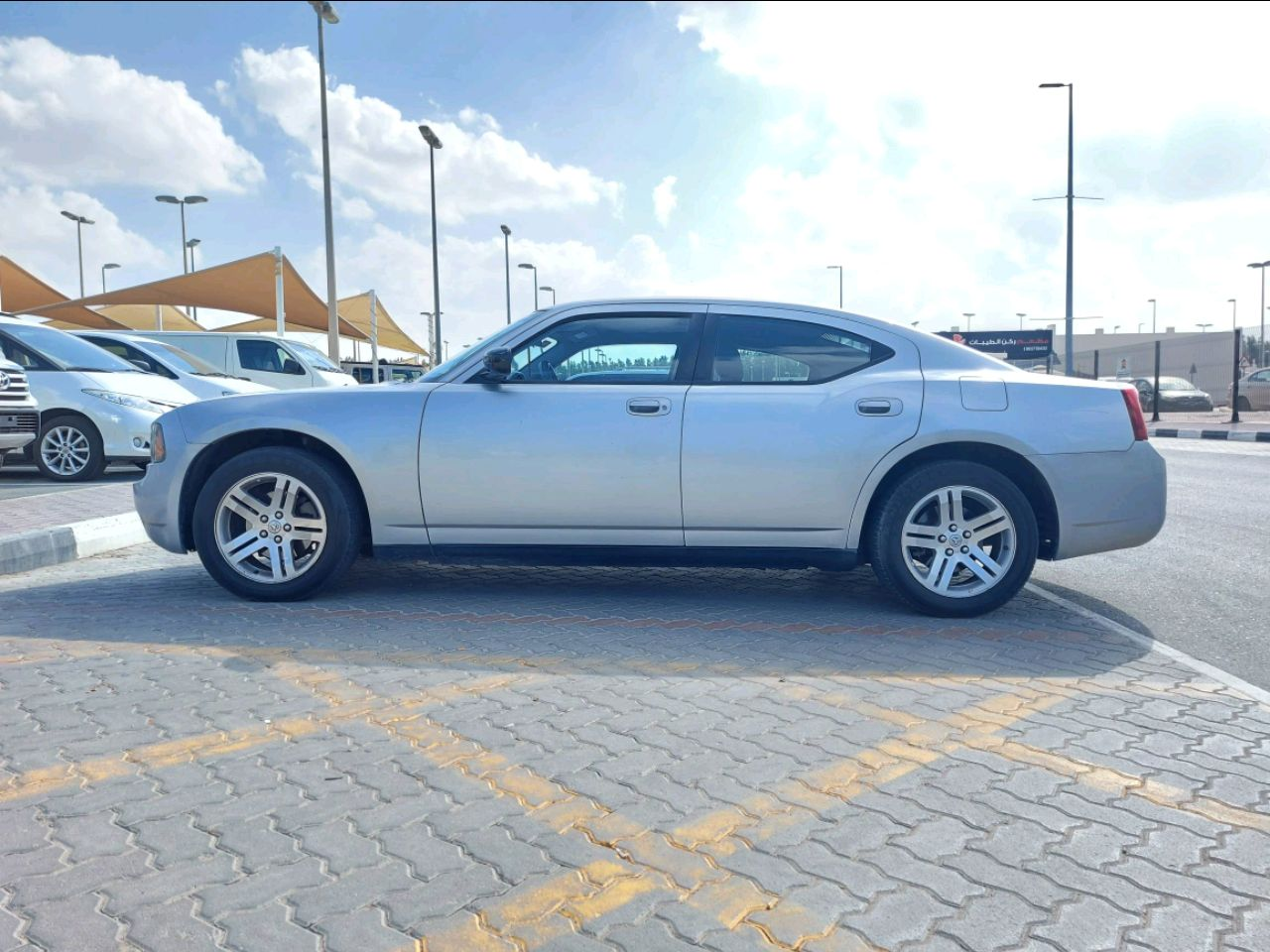 Dodge Charger - Image 4