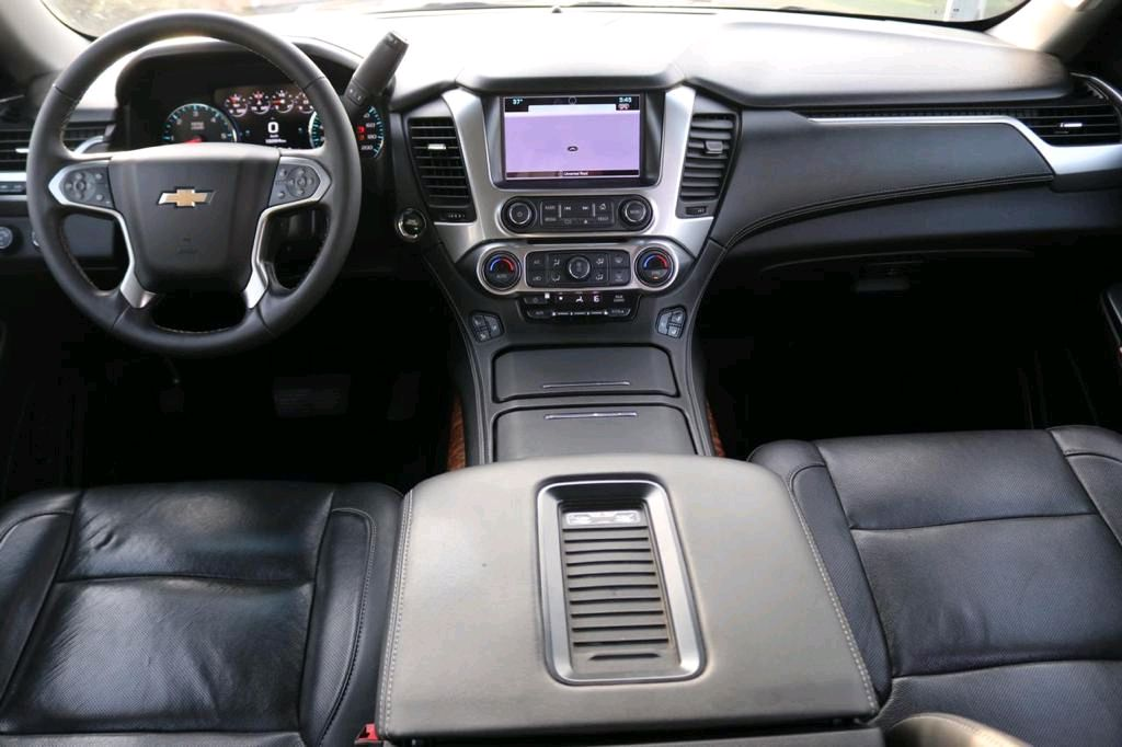 Chevrolet Suburban - Image 7