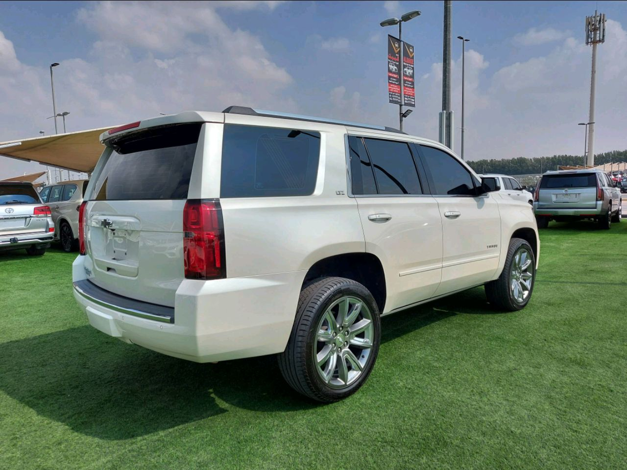 Chevrolet Tahoe - Image 3