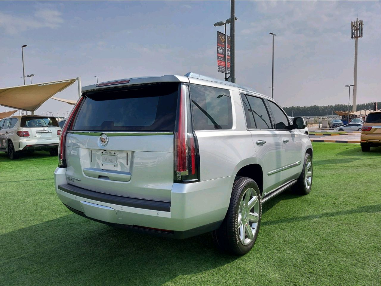 Cadillac Escalade - Image 3