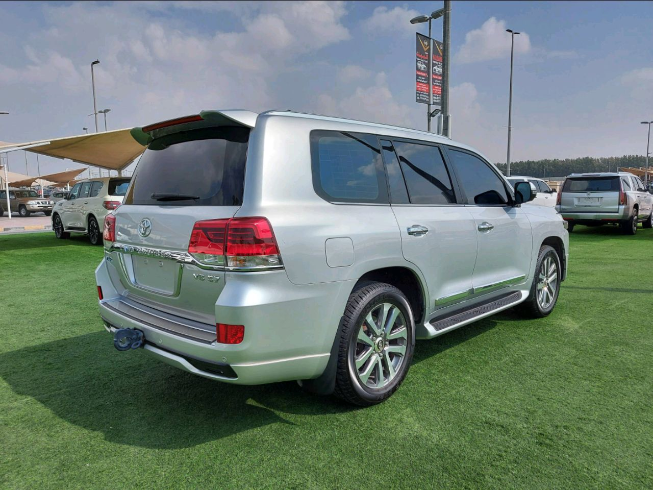 Toyota Land Cruiser - Image 3