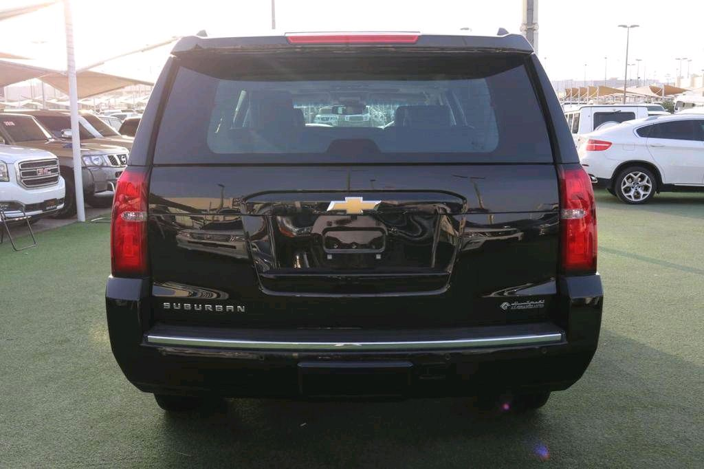 Chevrolet Suburban - Image 3