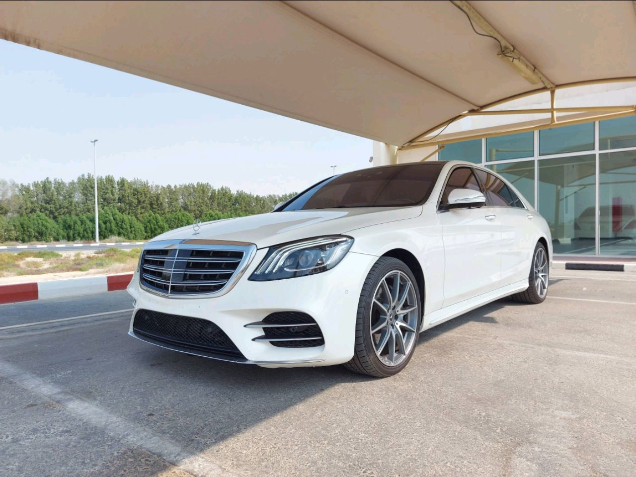 Mercedes Benz 500/560 - Image 2