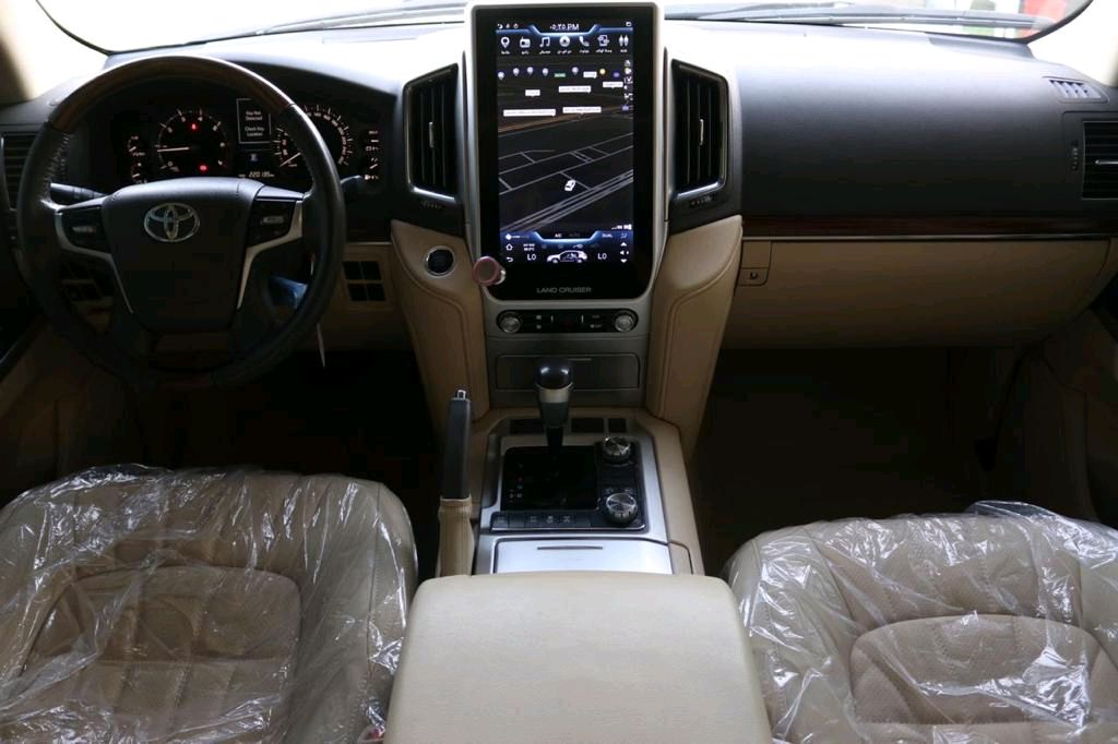 Toyota Land Cruiser - Image 7