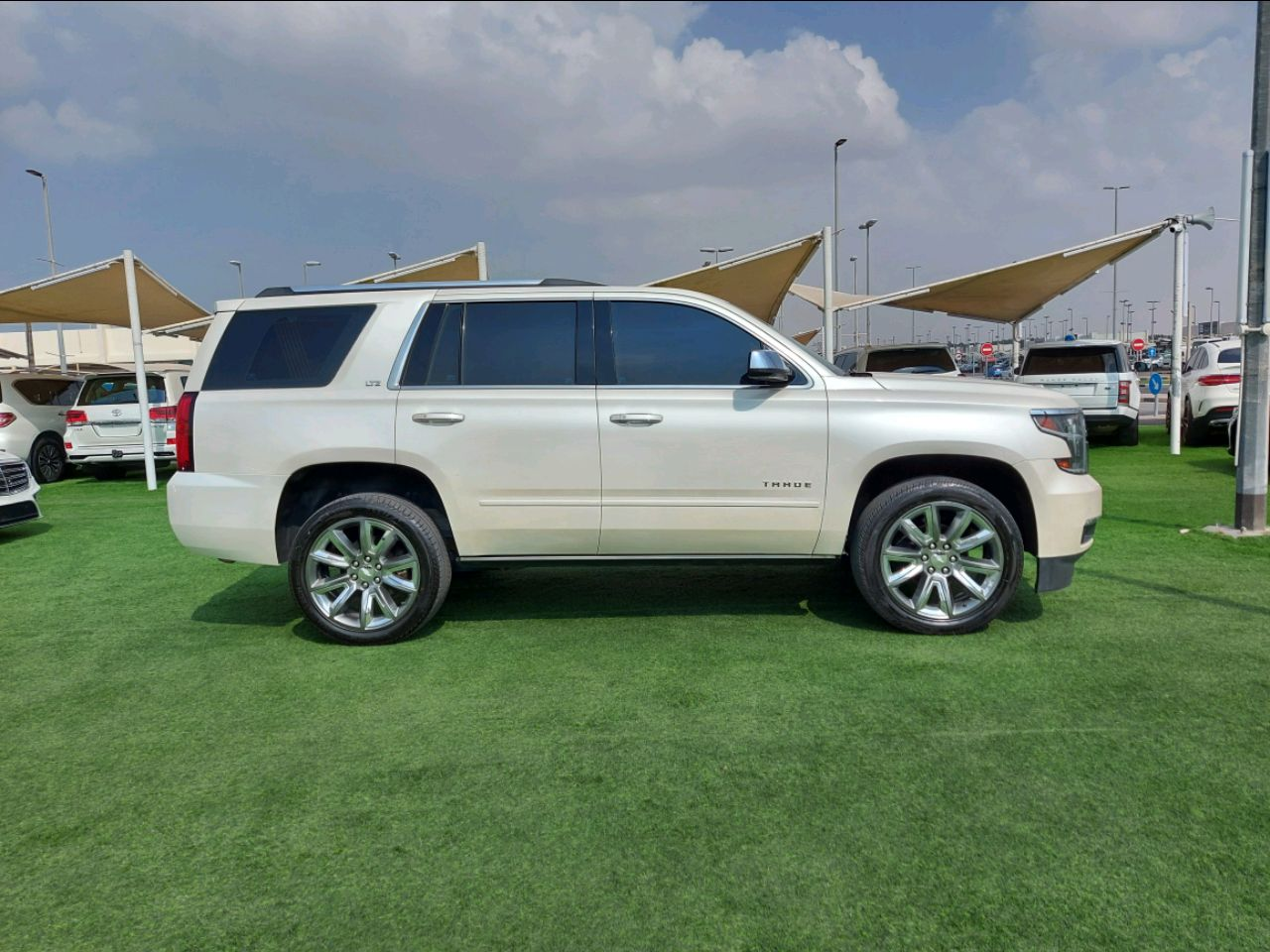 Chevrolet Tahoe - Image 5