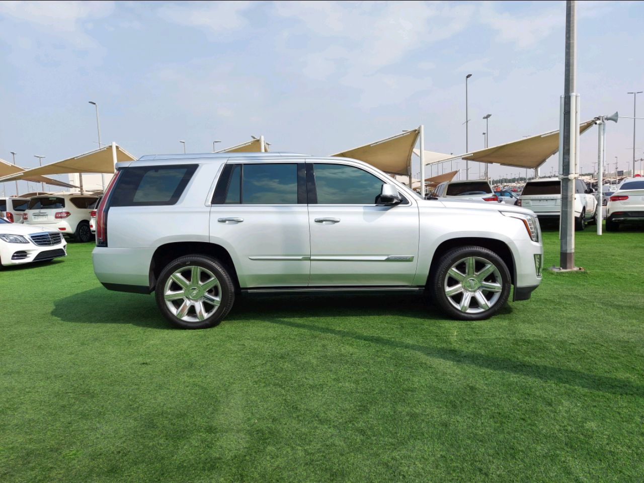 Cadillac Escalade - Image 5