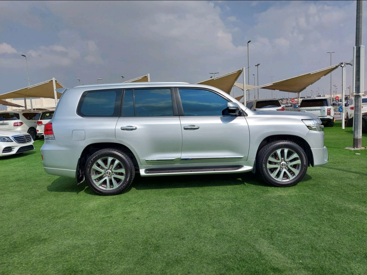 Toyota Land Cruiser - Image 5