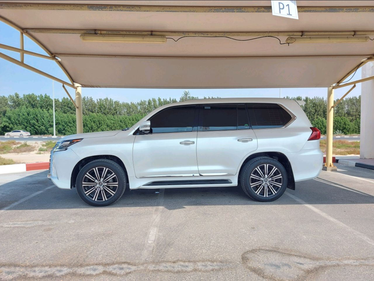 Lexus LX-Series - Image 5