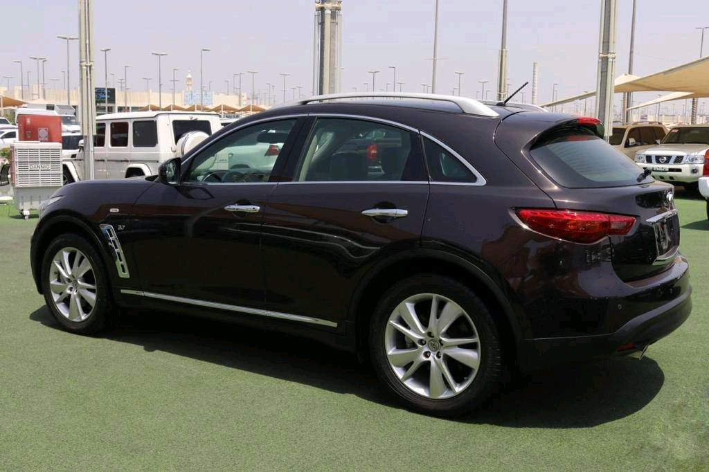 Infiniti QX70 - Image 5