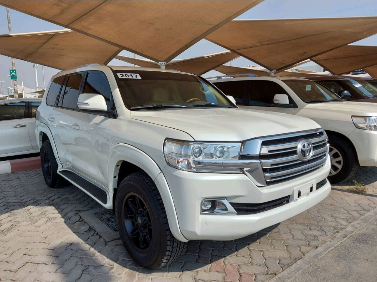 Toyota Land Cruiser - Image 2