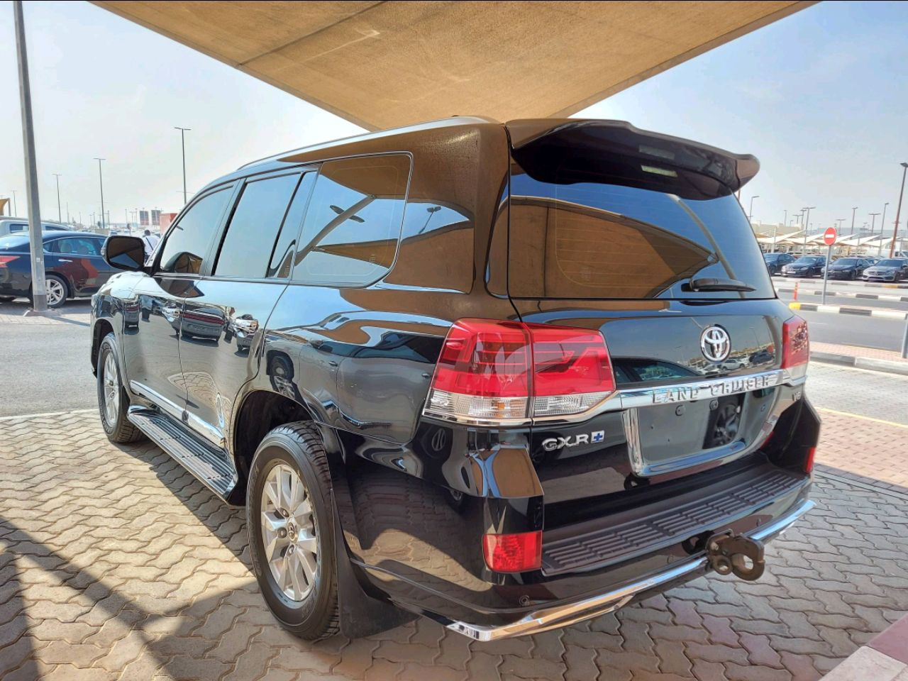 Toyota Land Cruiser - Image 3