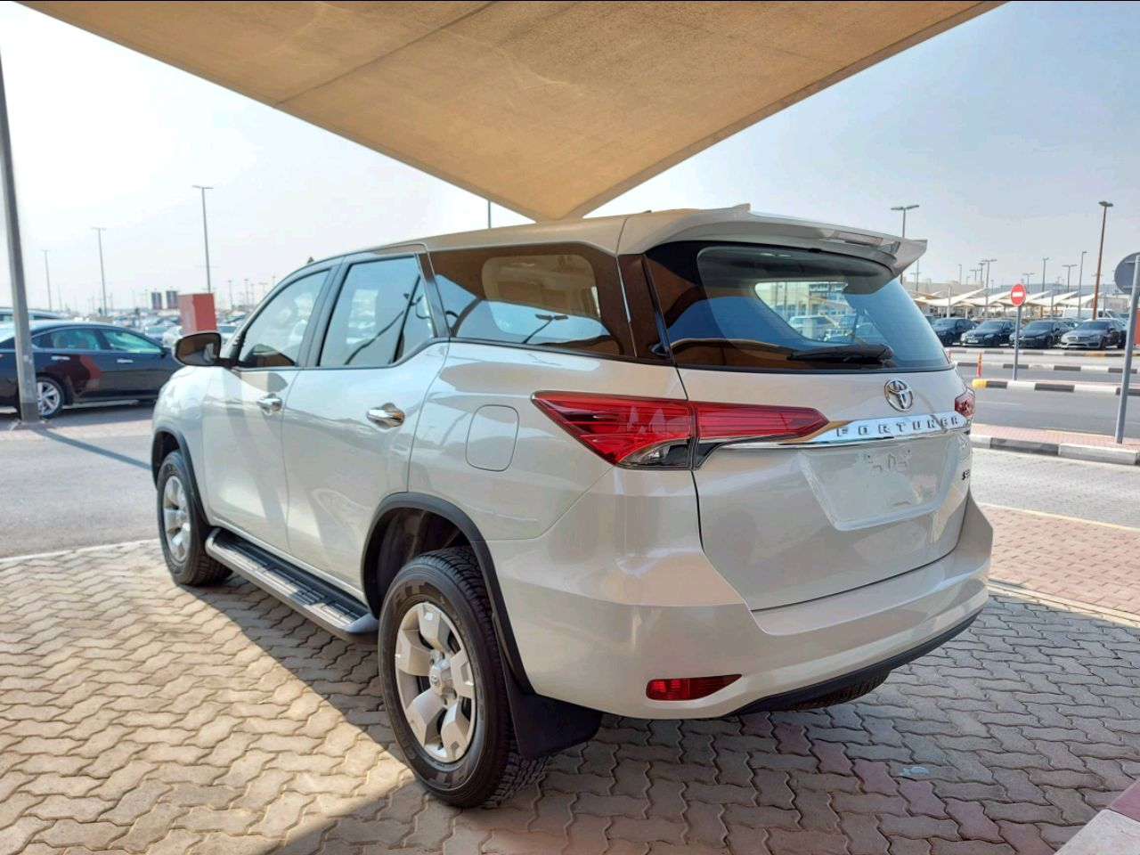 Toyota Fortuner - Image 3