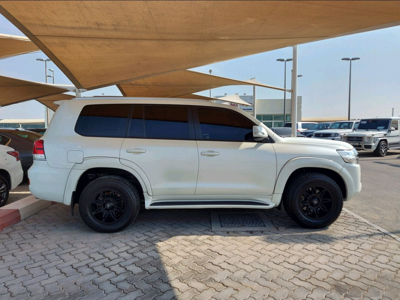 Toyota Land Cruiser - Image 5