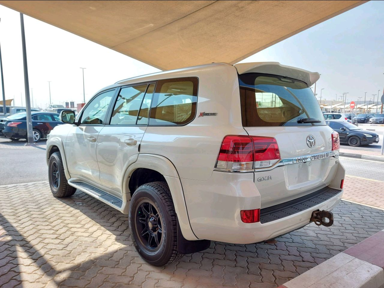 Toyota Land Cruiser - Image 3