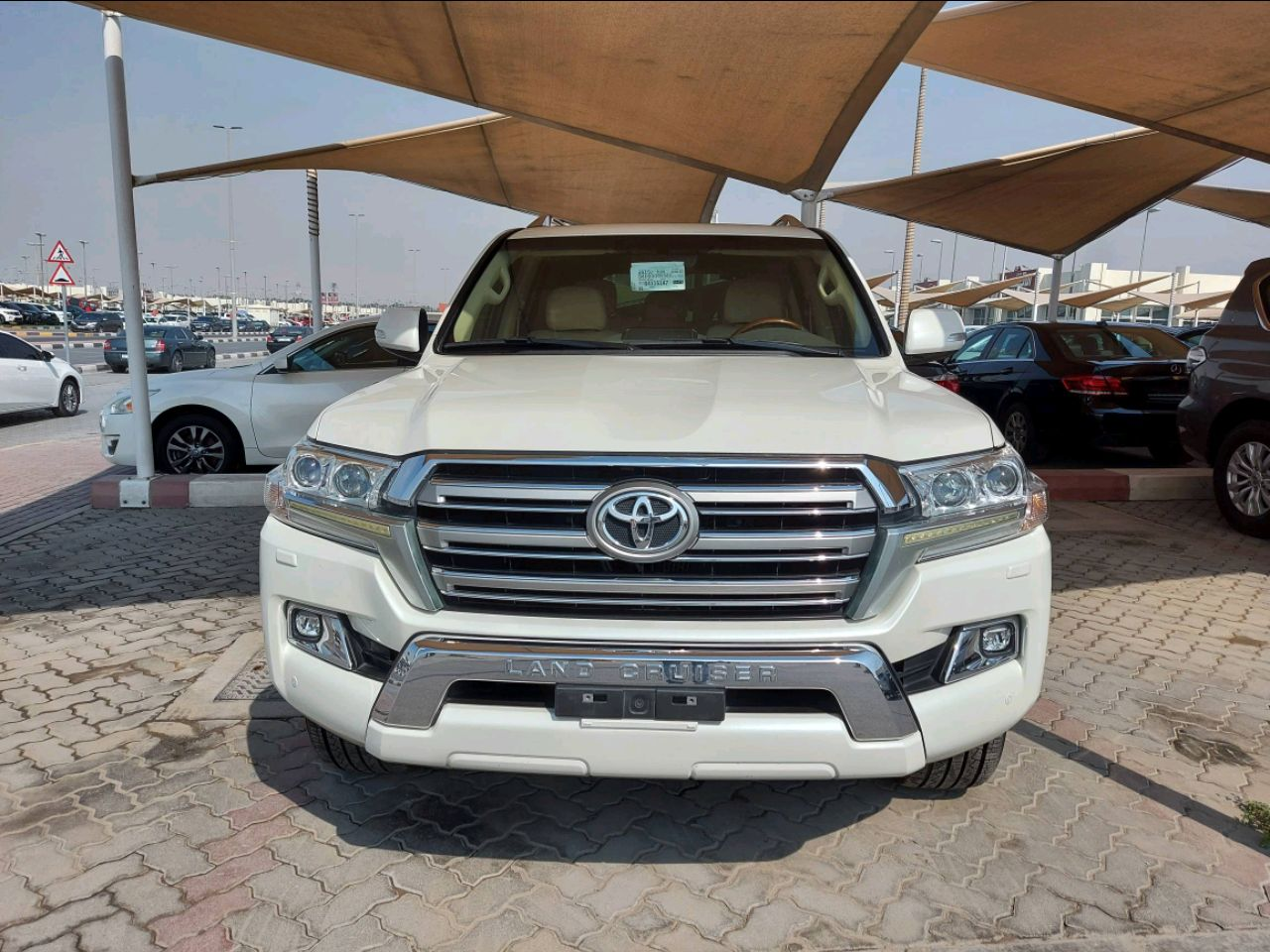 Toyota Land Cruiser - Image 4
