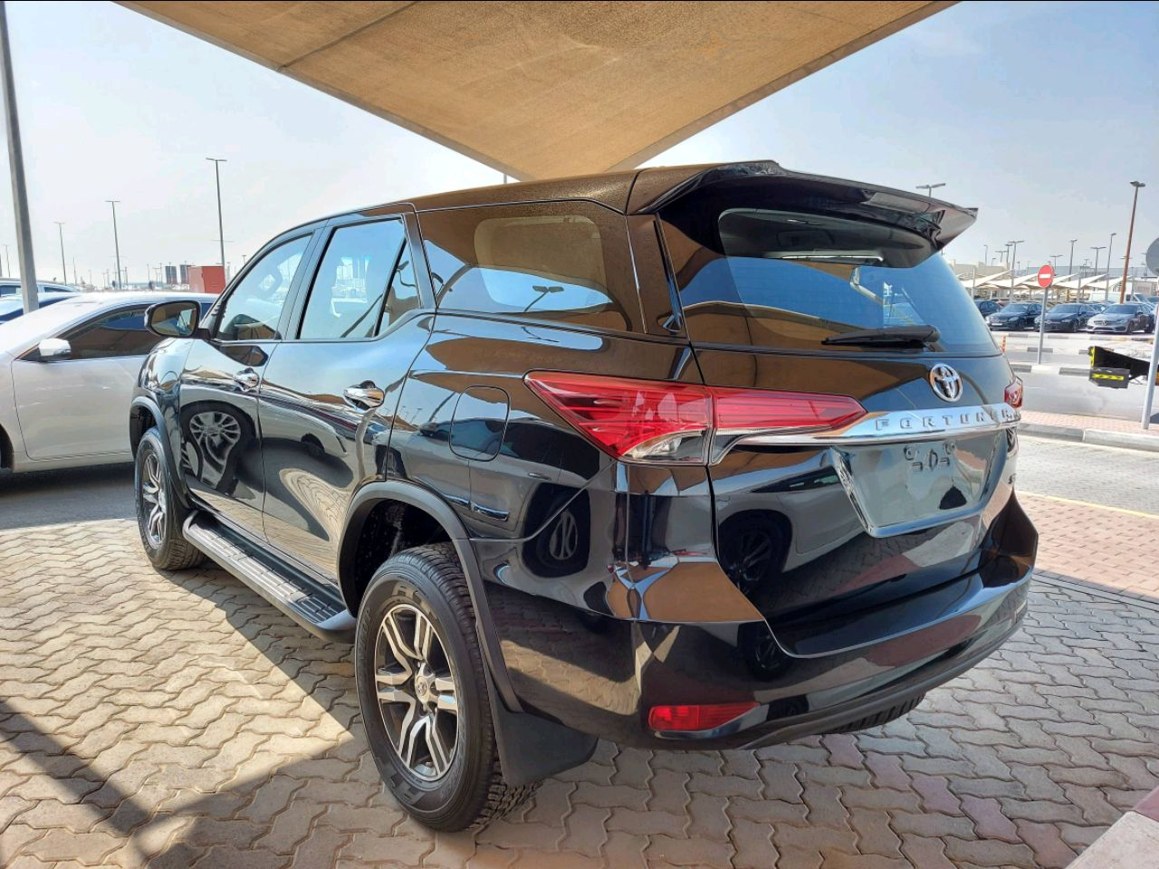 Toyota Fortuner - Image 3