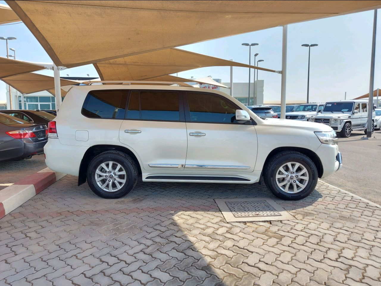 Toyota Land Cruiser - Image 5