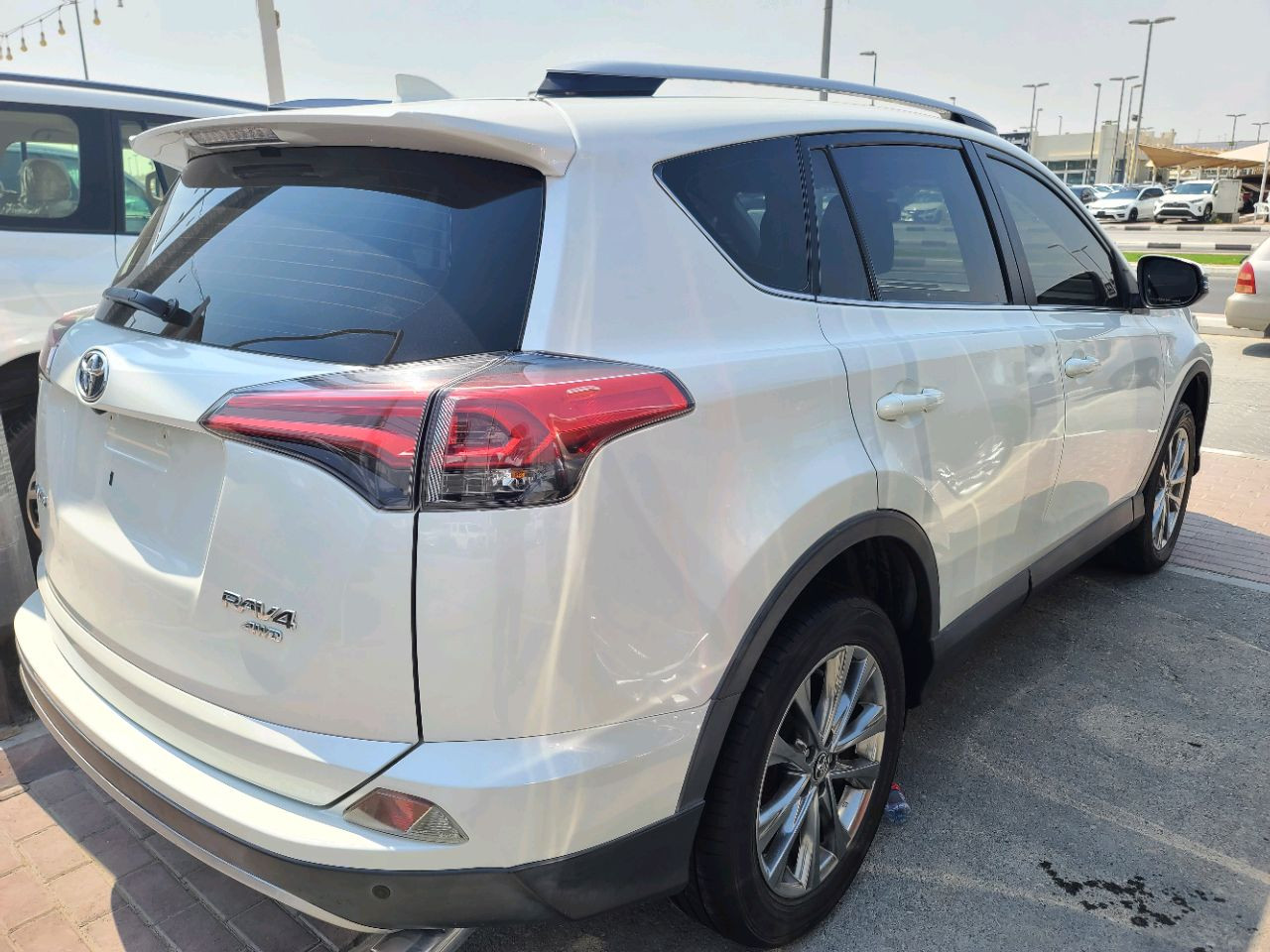 Toyota Rav 4 - Image 9