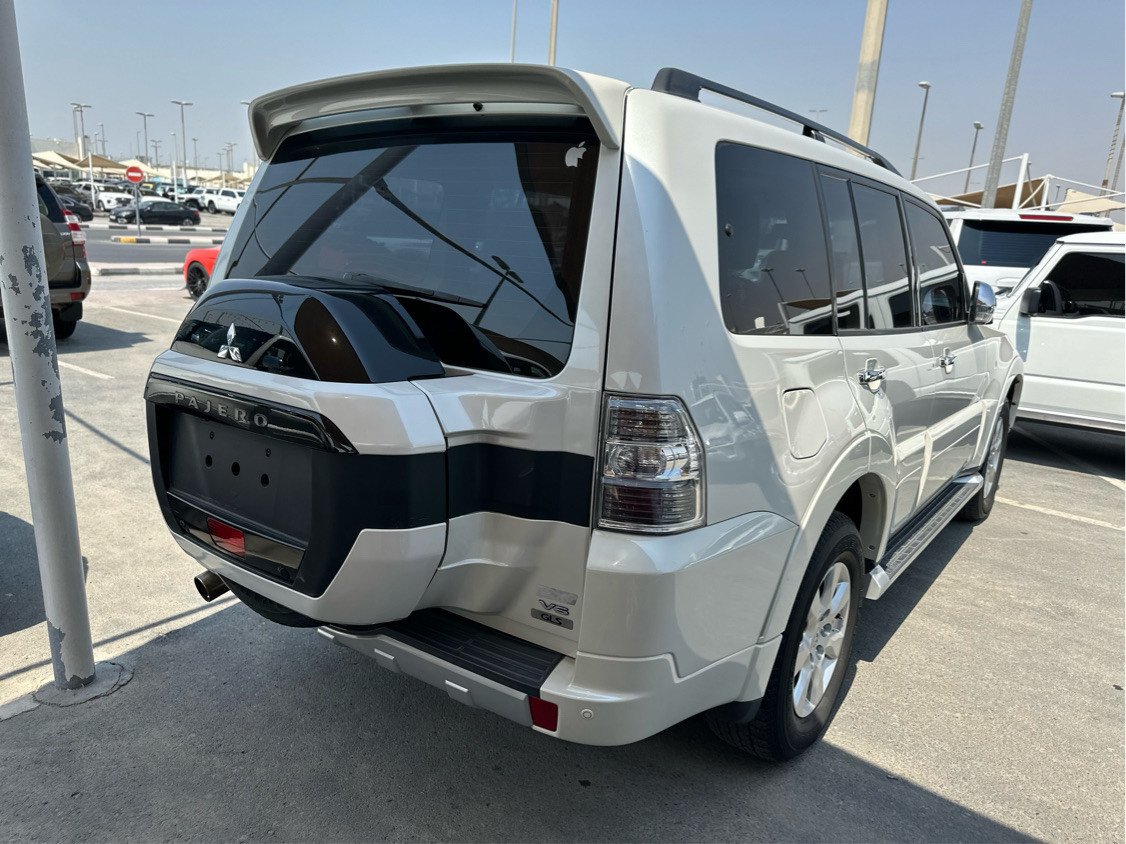 Mitsubishi Pajero - Image 4