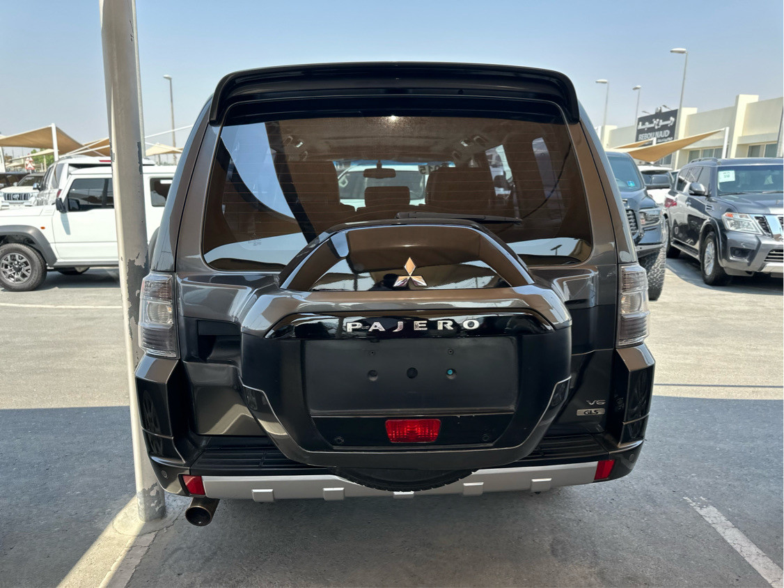 Mitsubishi Pajero - Image 8