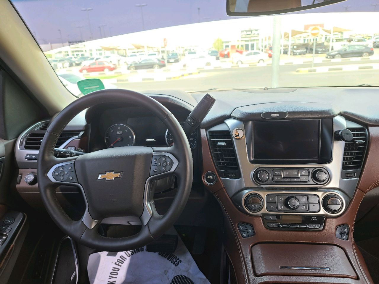 Chevrolet Suburban - Image 10