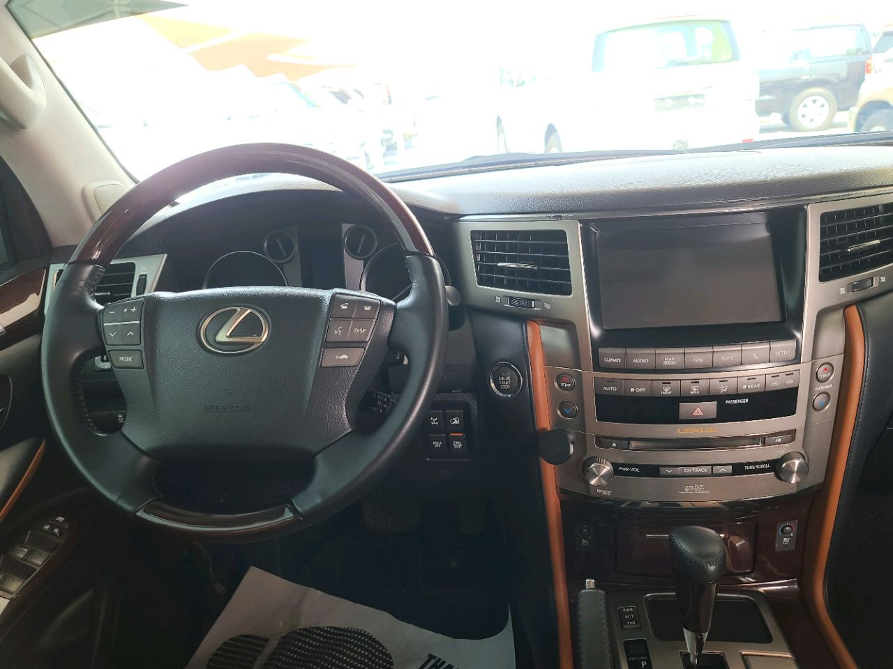 Lexus LS-Series - Image 7