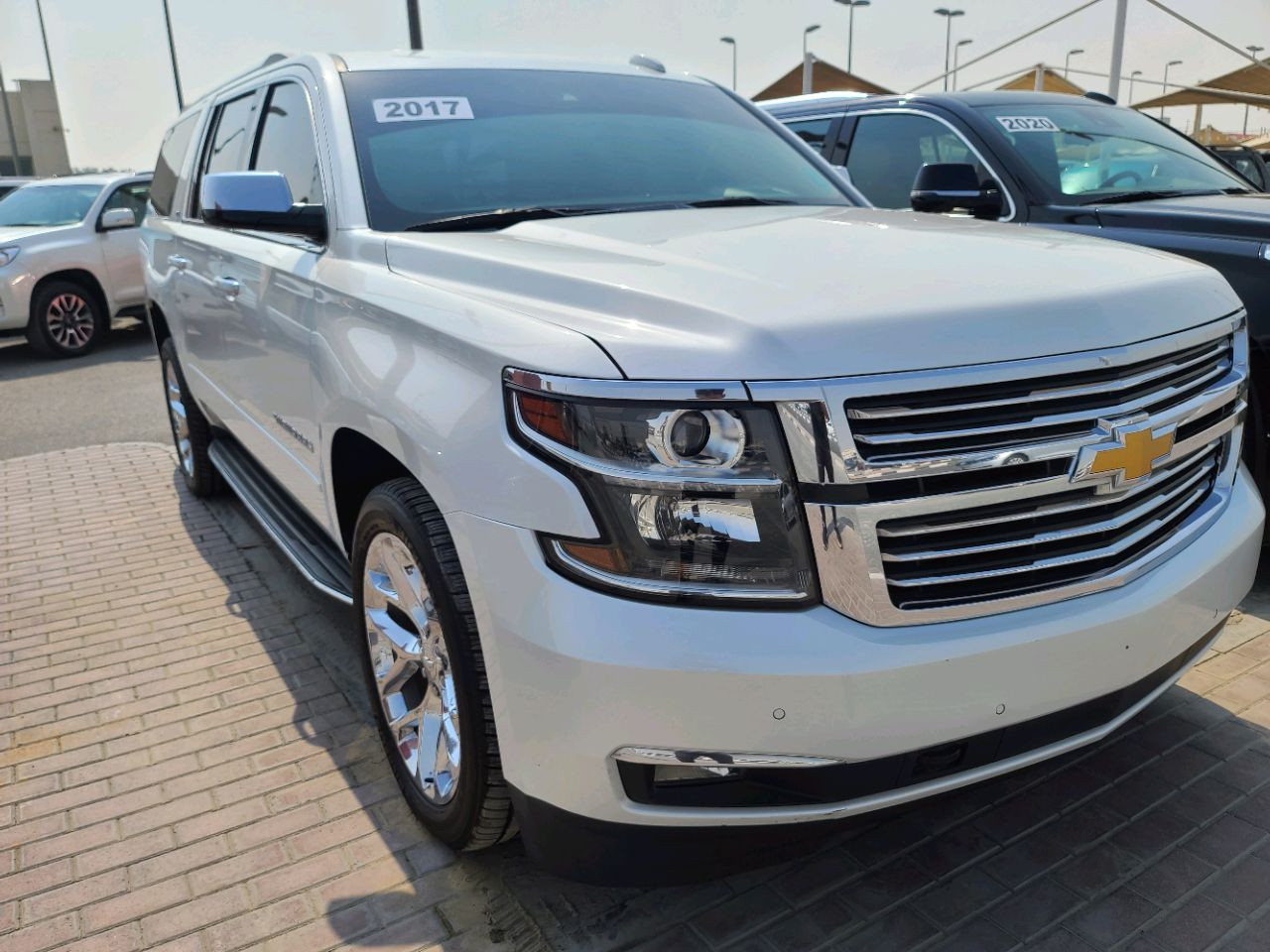 Chevrolet Suburban - Image 2