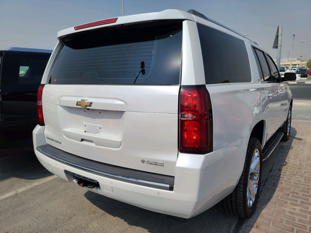 Chevrolet Suburban - Image 8