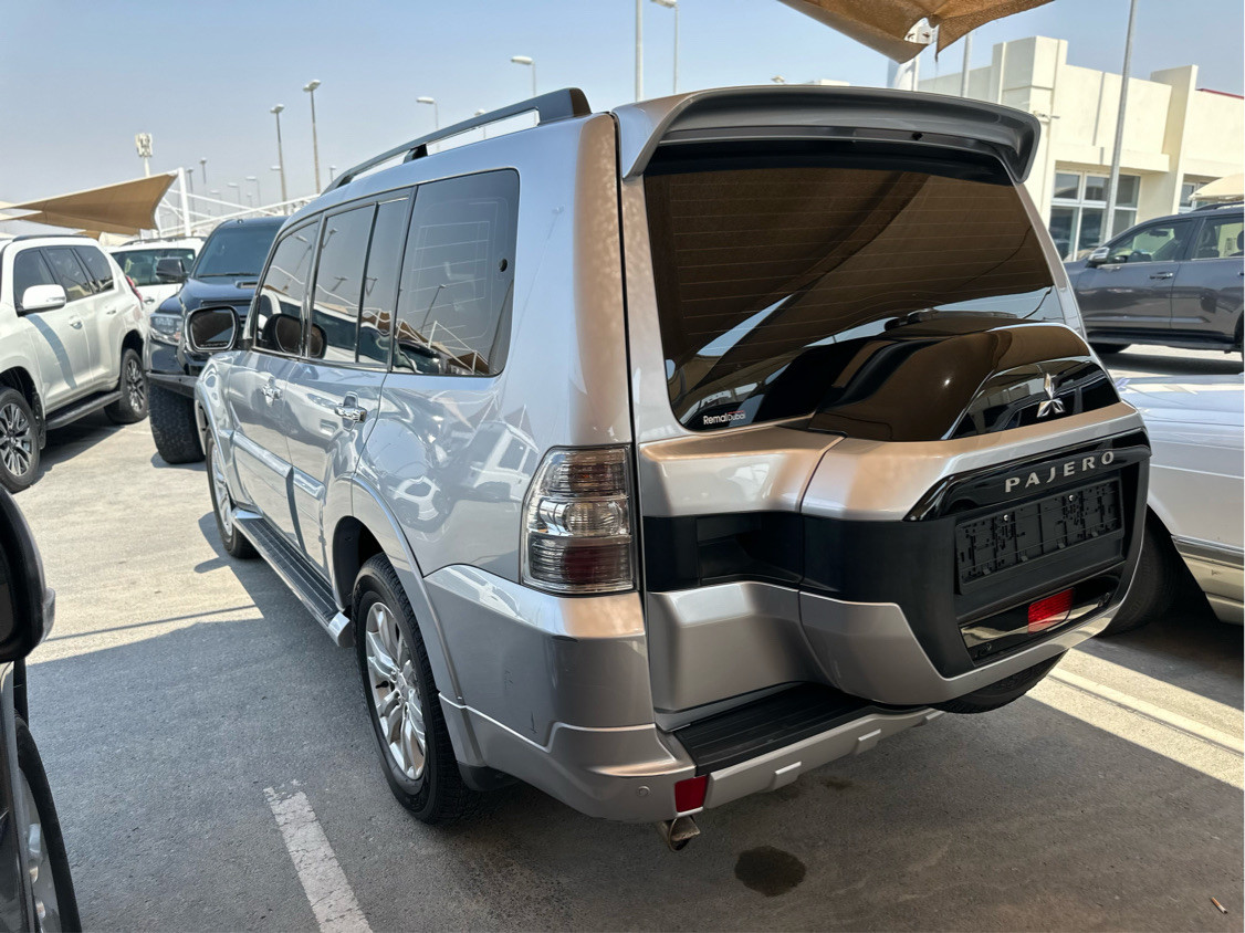Mitsubishi Pajero - Image 2