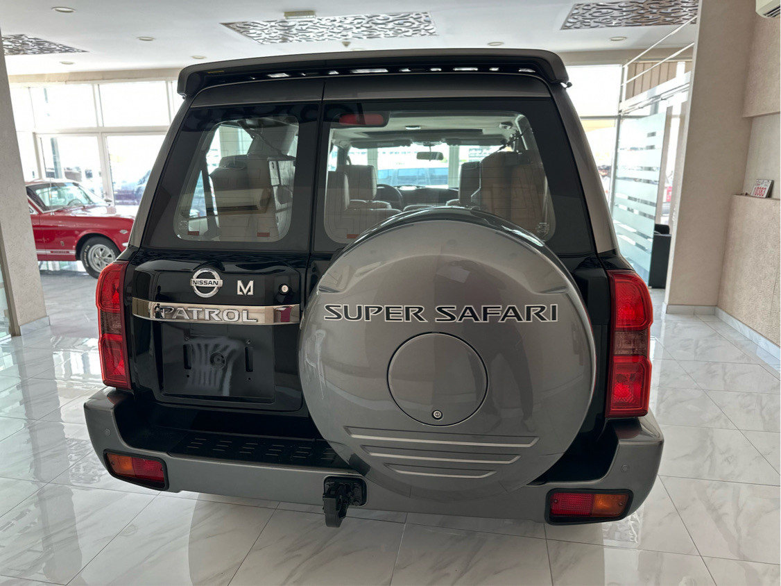 Nissan Super safari - Image 6