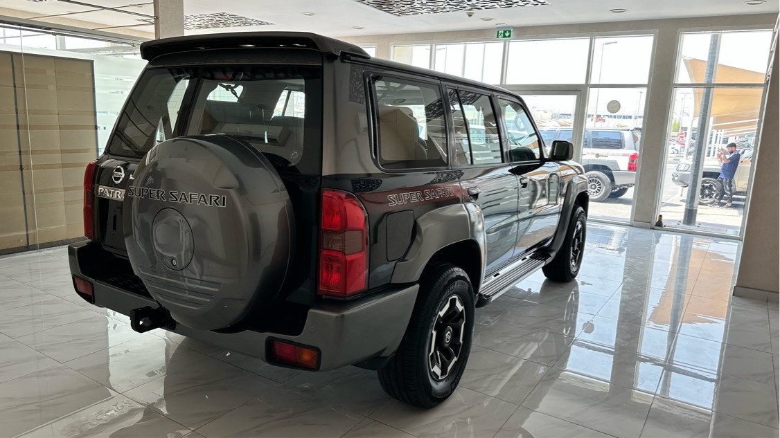 Nissan Super safari - Image 8