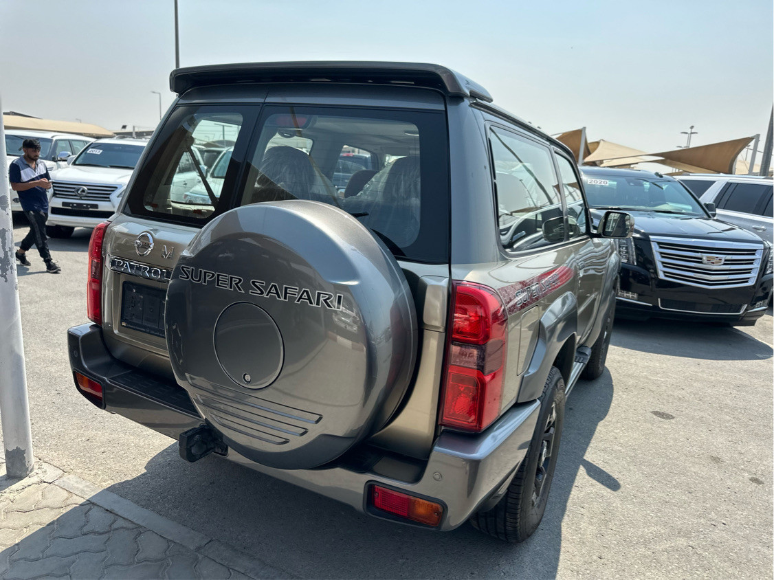 Nissan Super safari - Image 4