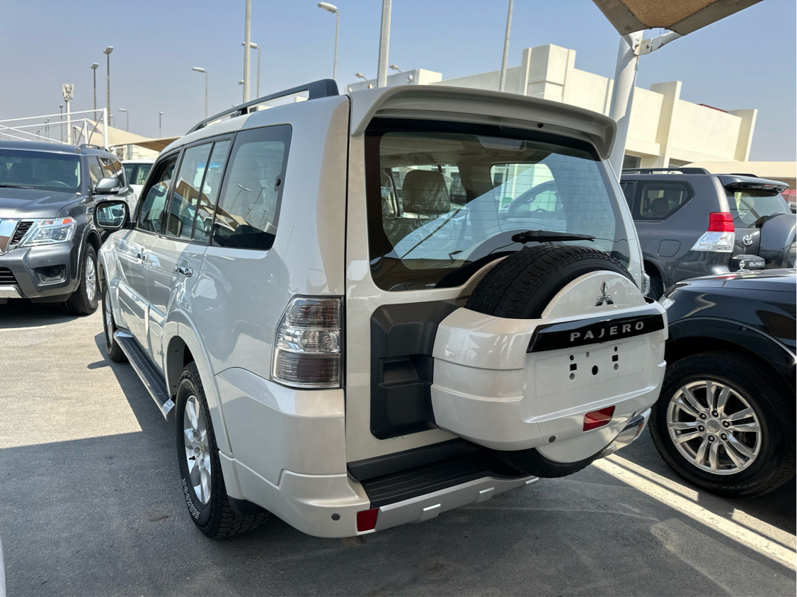 Mitsubishi Pajero - Image 6