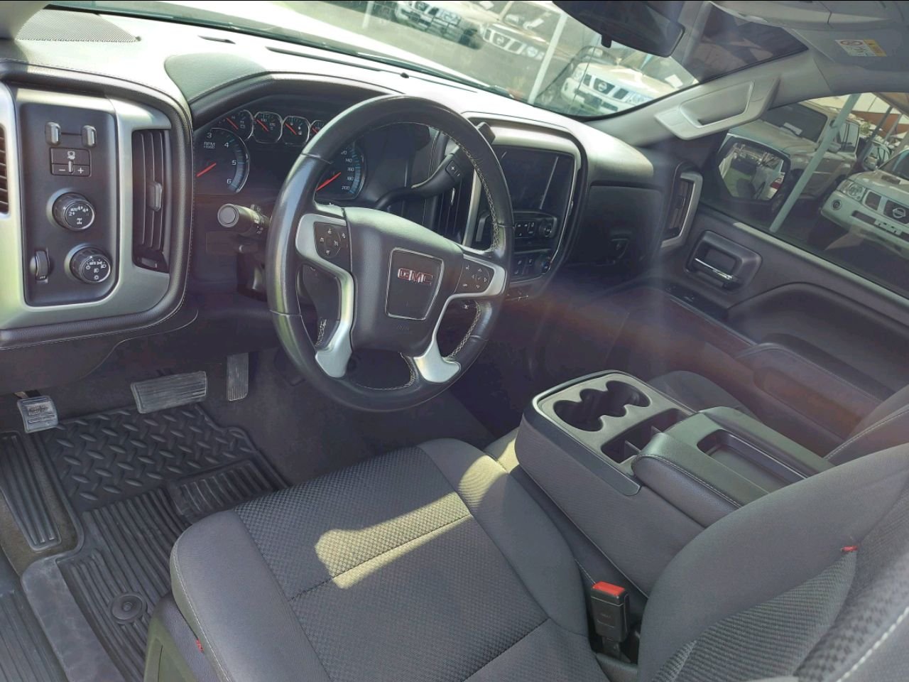 GMC Sierra - Image 2