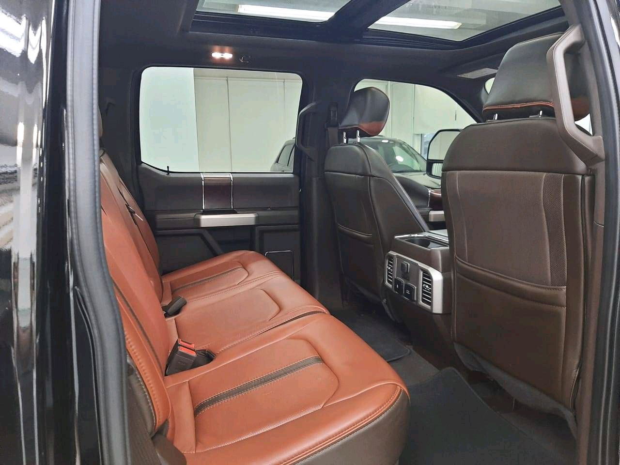Ford F-Series Pickup - Image 3