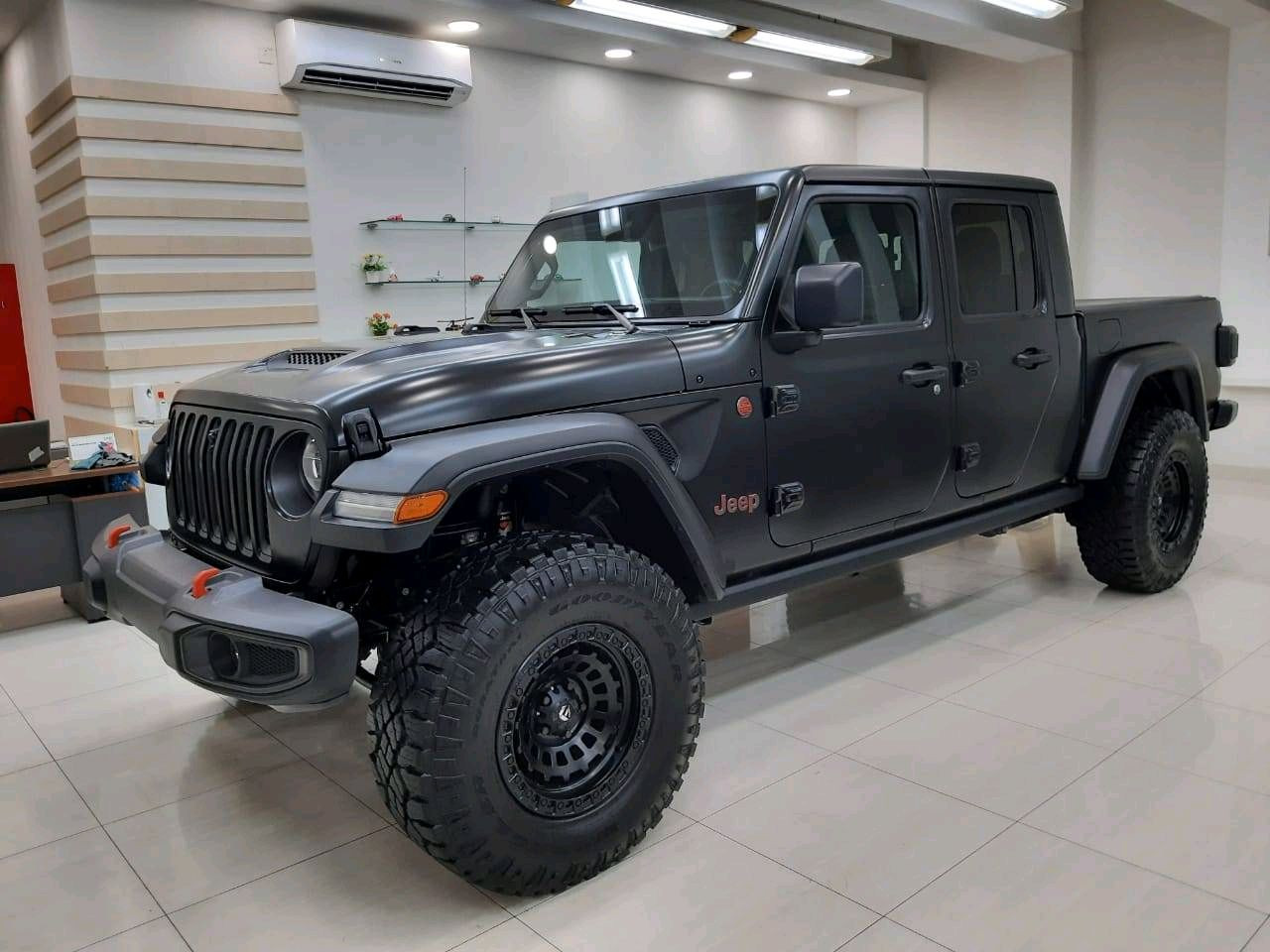 Jeep Gladiator - Image 2